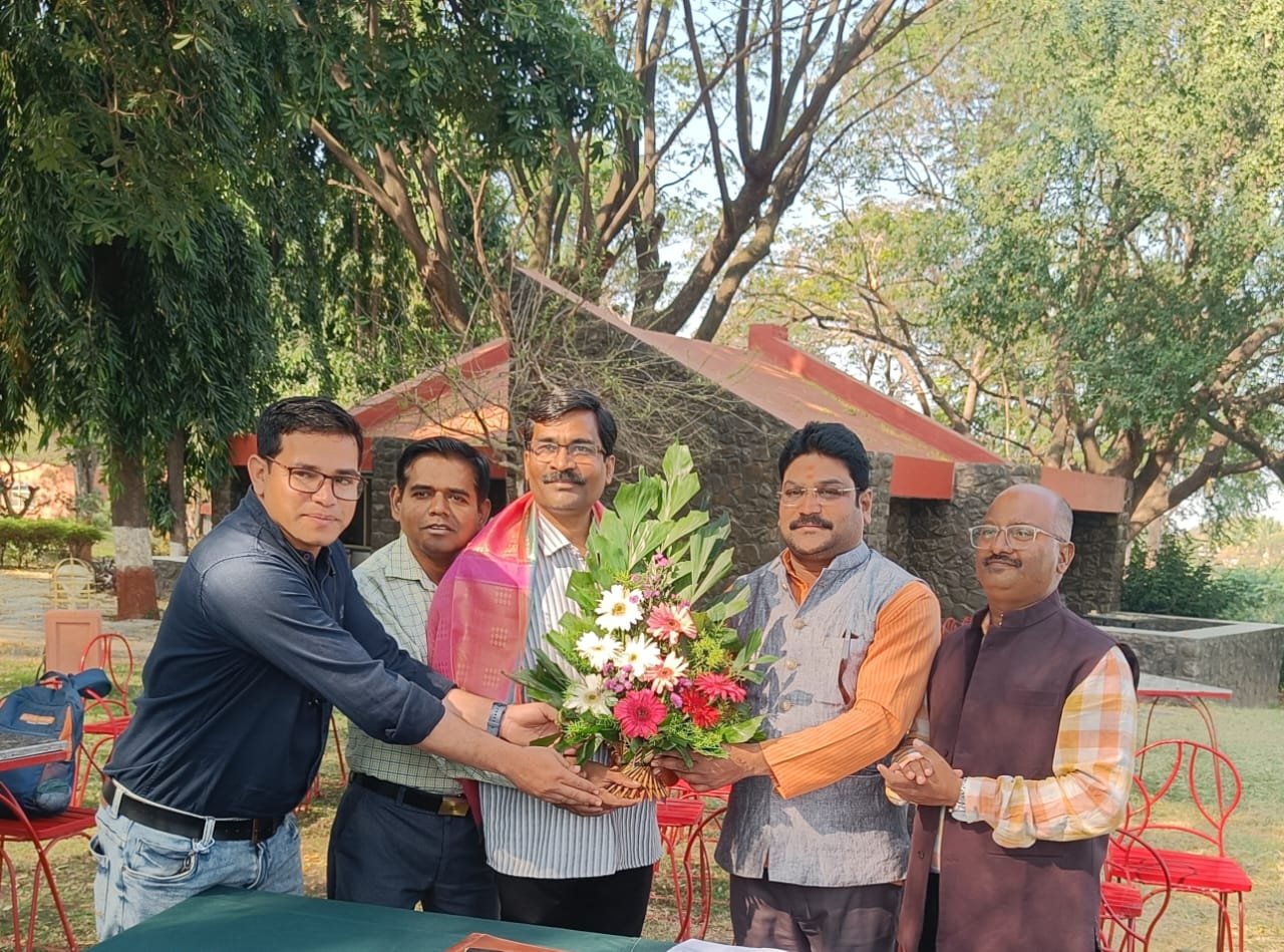 व्हॉइस ऑफ मीडिया खुलताबादच्या अध्यक्षपदी विजय चौधरी, कार्यवाहक पदी सलमान खान ‘व्हॉइस ऑफ मीडिया ’ ची खुलताबाद तालुका कार्यकारिणी जाहीर !