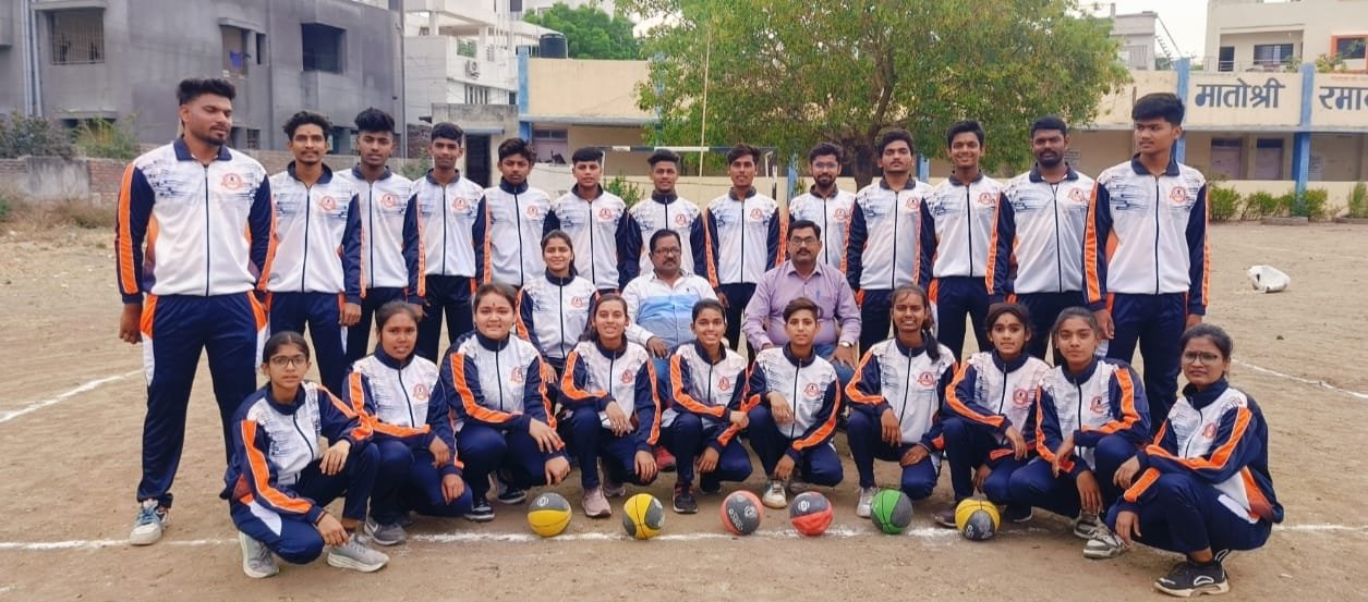 महाराष्ट्र राज्याचे डॉजबॉल संघ तेलंगणाला रवाना.