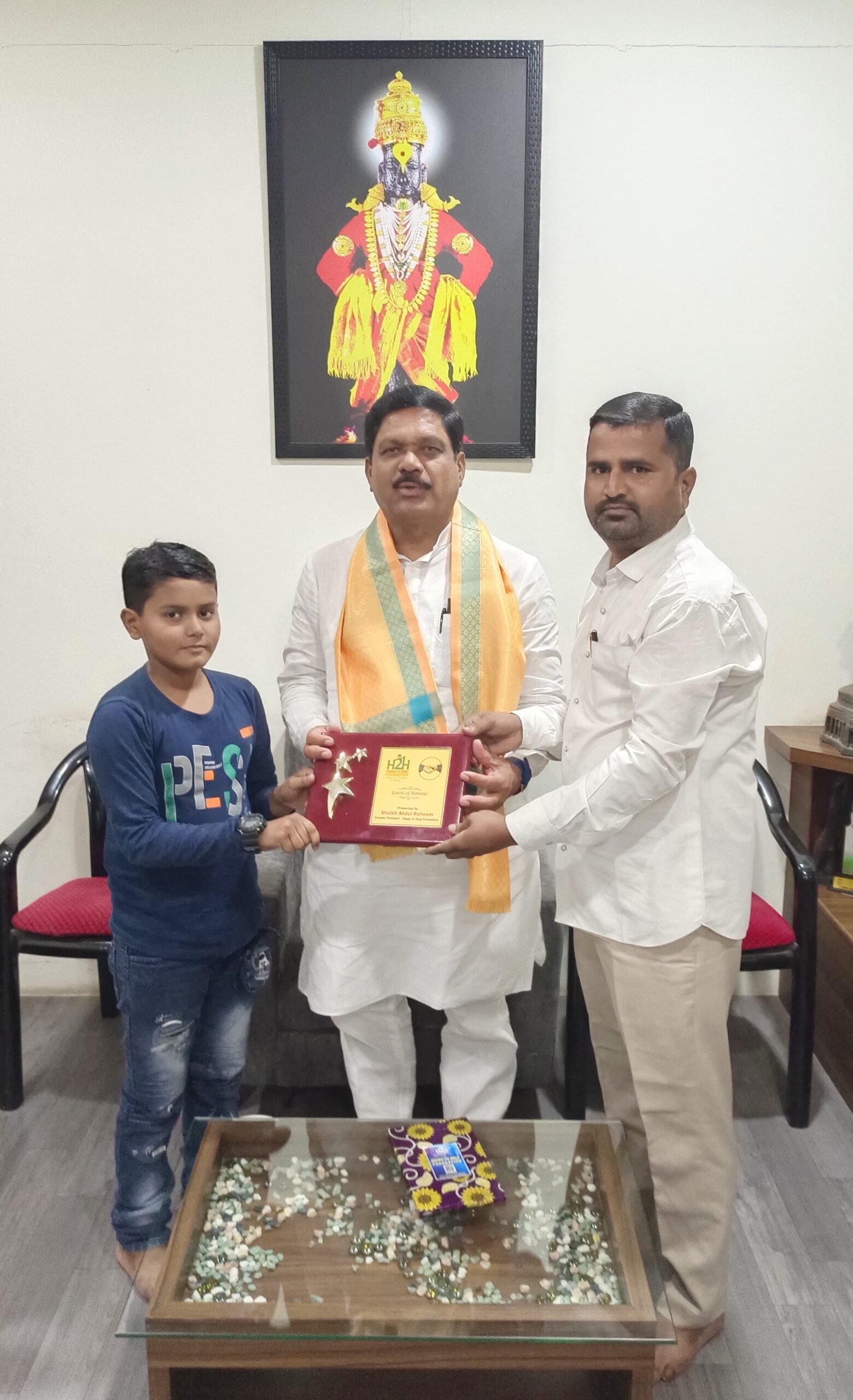 हॅप्पी टू हेल्प फाऊंडेशनतर्फे नवनिर्वाचित खासदार मा.श्री. कल्याणजी काळे साहेब यांचा जाहीर सत्कार!