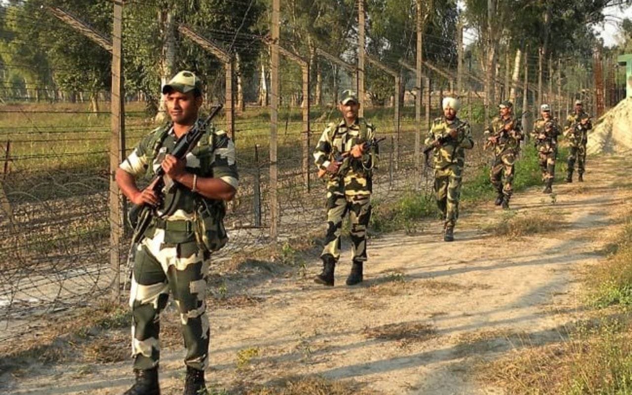 भारत-बांगलादेश सीमेवरुन घुसखोरीचा प्रयत्न, भारतीय लष्कराच्या कारवाईत घुसखोर ठार