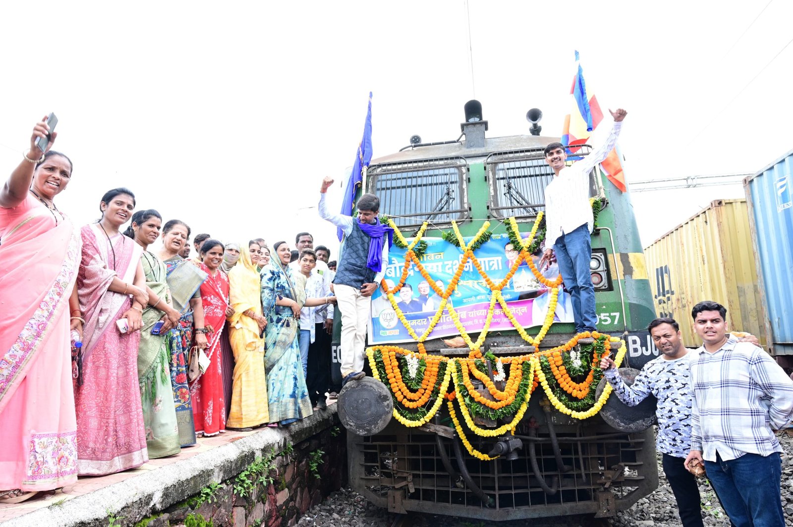 आजीची आणि आई वडिलांची इच्छा पूर्ण करण्यासाठी च तीर्थयात्रा – आमदार प्रशांत बंब