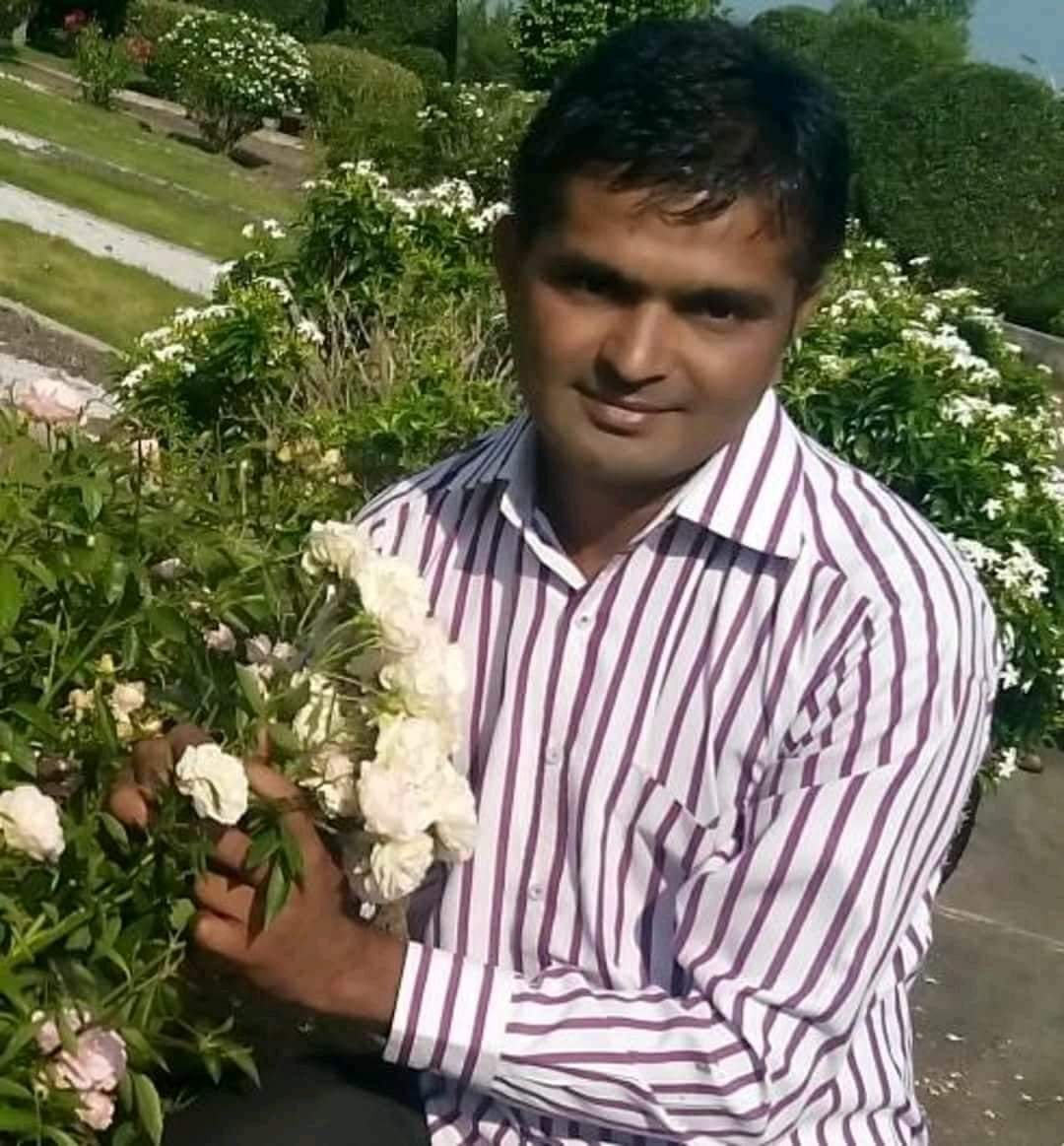 जिल्हा परिषदेच्या दारुड्या मुख्याध्यापकांची विद्यार्थ्यांना मारहाण. शाळेलाच बनवला दारुचा अड्डा . गंगापूर तालुक्यातील घटना.
