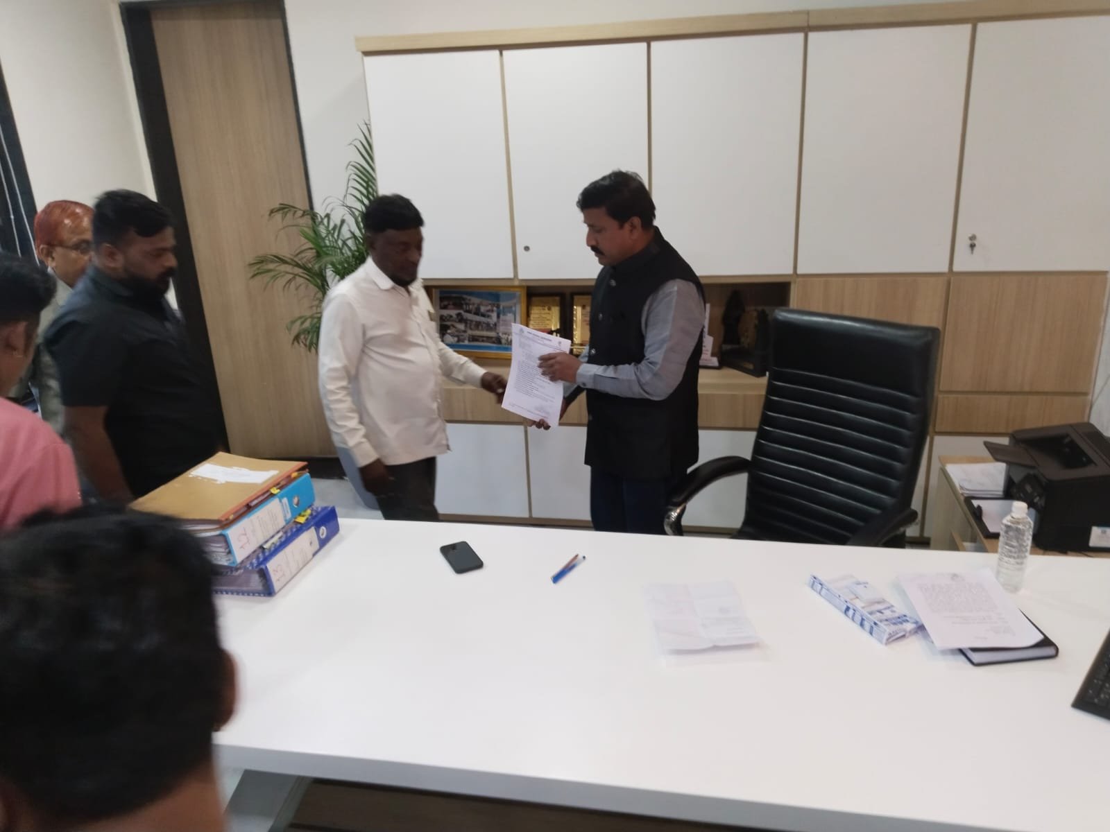 महानगरपालिकेच्या कचरा व्यवस्थापन कर्मचाऱ्यांच्या वेतनासंदर्भात महत्त्वाचा निर्णय !