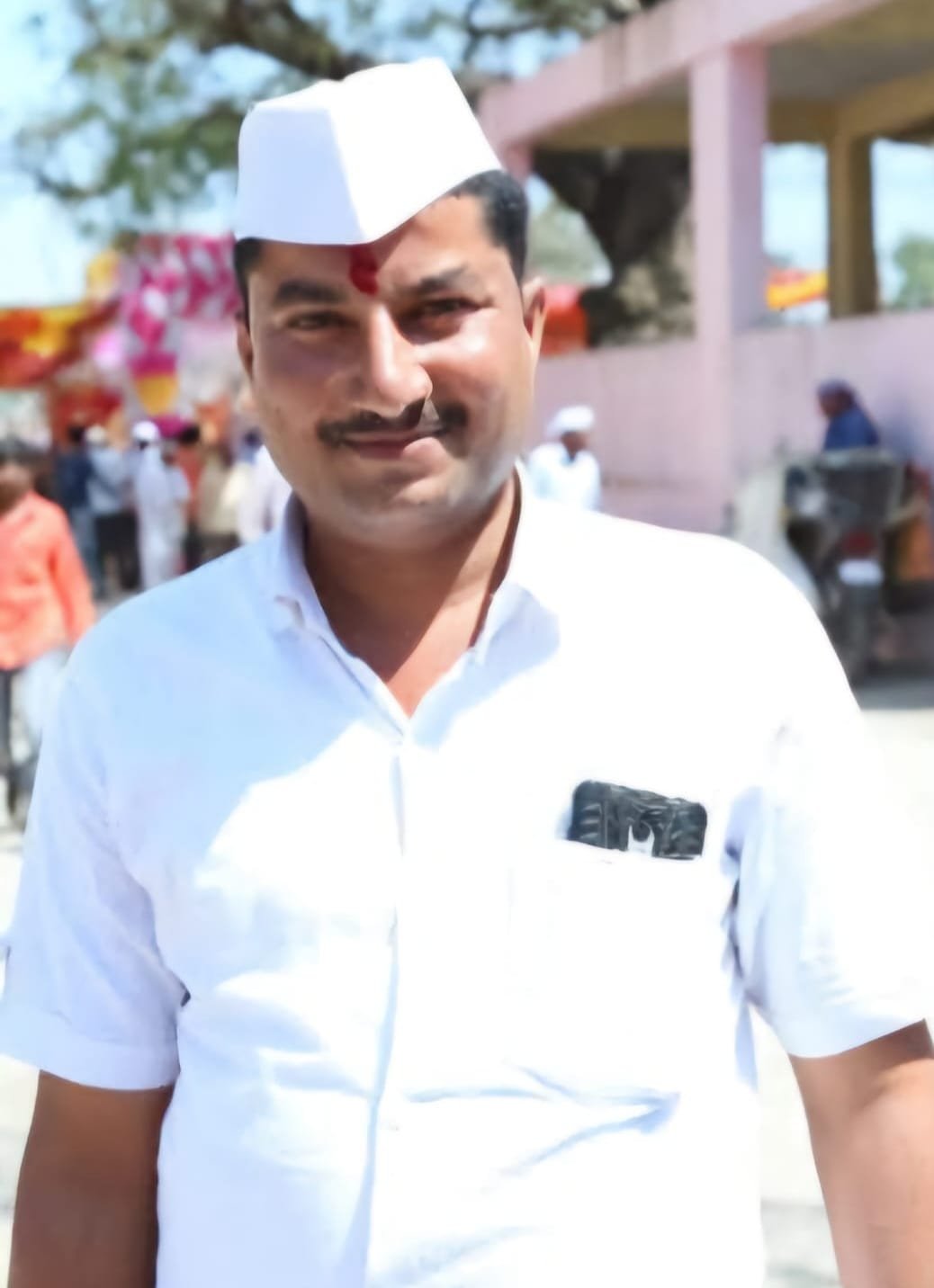 अचानक ट्रॅक्टरच्या चाकाखाली आल्याने गंभीर जखमी ४७ वर्षीय युवकाचा मृत्यू